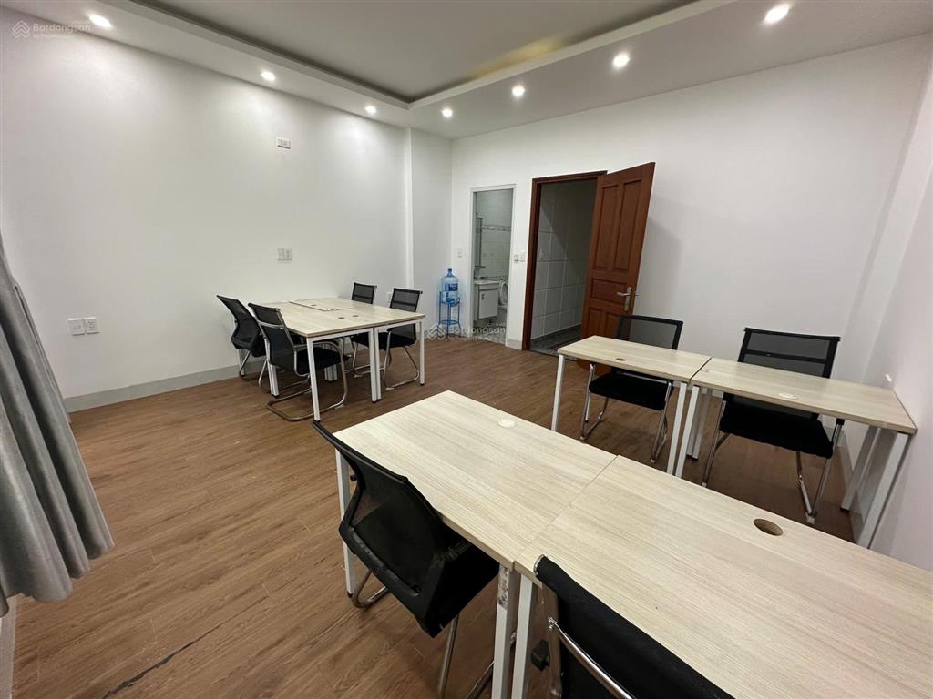 Cho thuê văn phòng kdt vạn phúc city 25m2 5tr, 40m2m 7.3tr, 80m2 10tr có thang máy, máy lạnh