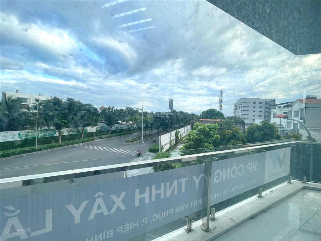 Cho thuê văn phòng kdt vạn phúc city 25m2 5tr, 40m2m 7.3tr, 80m2 10tr có thang máy, máy lạnh