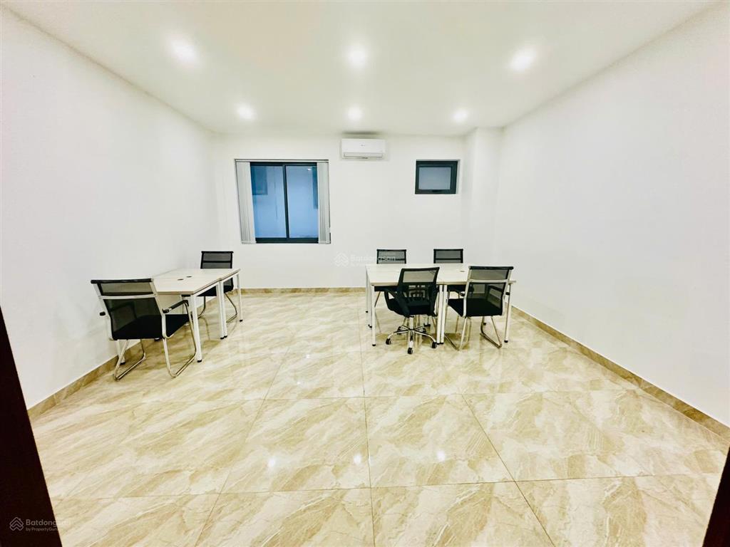 Văn phòng kdt vạn phúc city giá 5.5tr/th full nội thất, bàn ghế, máy lạnh, rèm thang máy