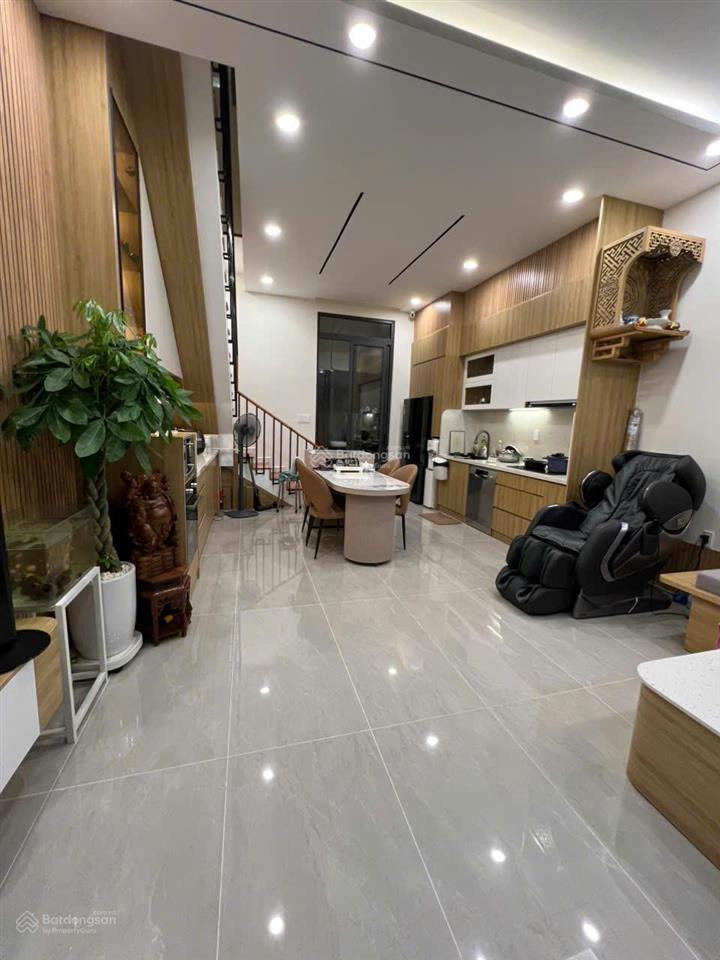 Bán nhà gần gigamall, khu ven sông 5x20m 100m2 hxh 11ty có tl