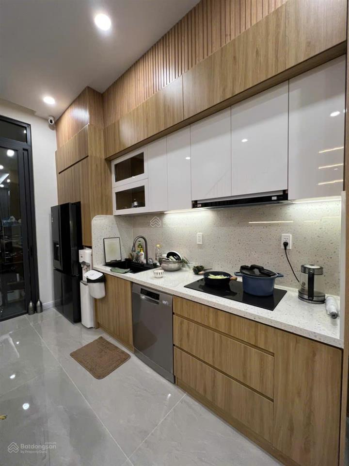 Bán nhà gần gigamall, khu ven sông 5x20m 100m2 hxh 11ty có tl