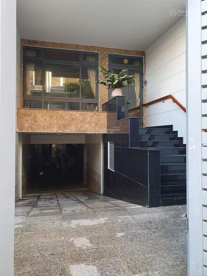 Cho thuê tầng trệt văn phòng 100m2 gía 10tr có thang máy