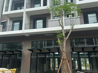 Chính chủ bán căn shophouse mặt đường 18m sau lưng là công viên 15000 m2. hàng hiếm campus