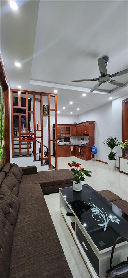 Cần bán nhà 3 tầng ngõ phố cầu cốn chỉ 2,79 tỷ