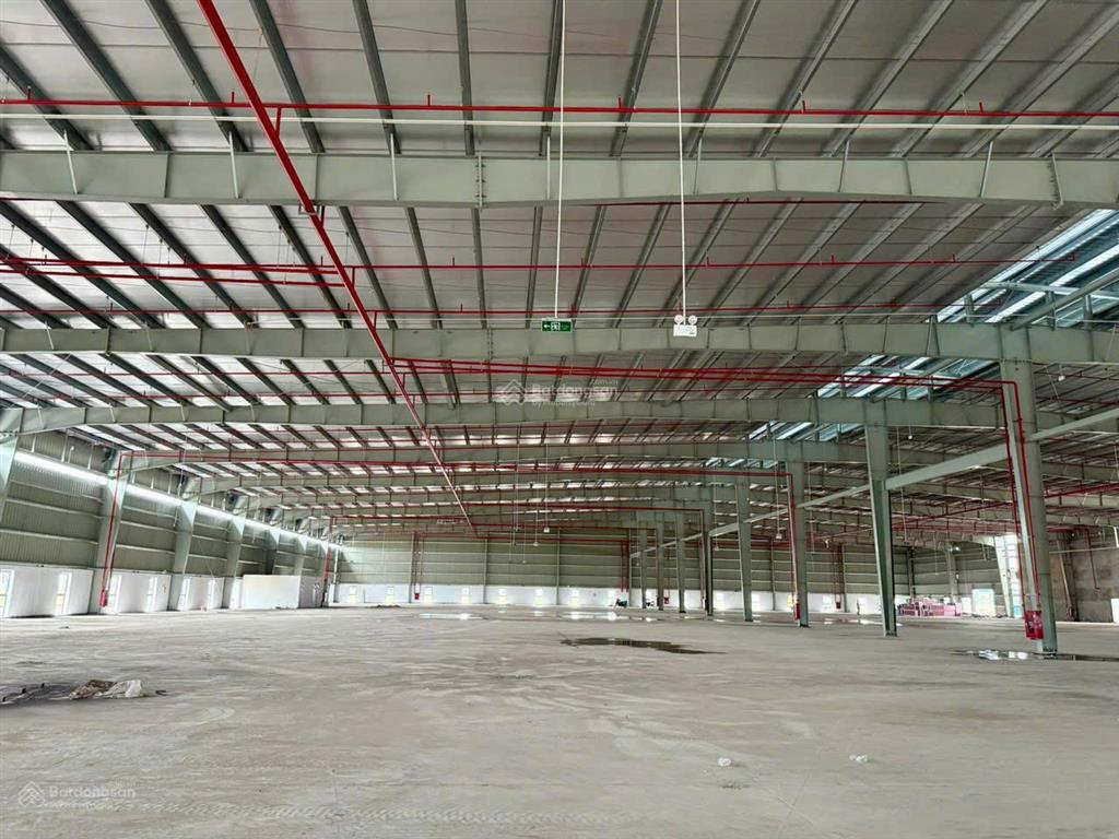 Cho thuê kho, xưởng mới khu gia bình diện tích 100.000m2 (chia theo yêu cầu)ốp panel, cần trục 20t