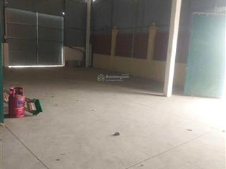 Cần cho thuê 200m2 kho lại đà, đông anh, chân cầu đông trù giá 11 triệu