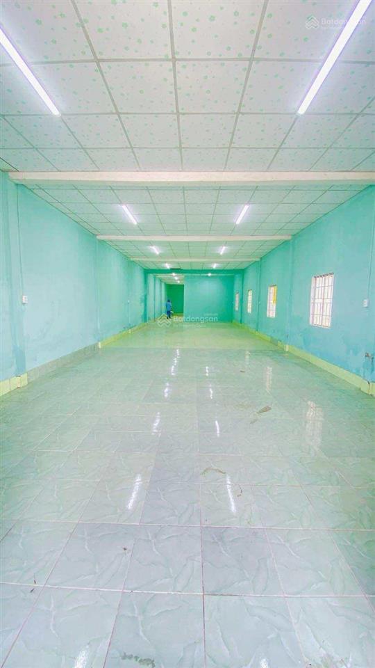 Cho thuê kho 260 m2 mặt tiền quốc lộ 1a tiện chứa hàng