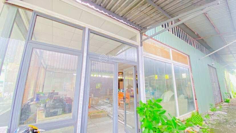 Cho thuê kho 850 m2 có điện 3 pha đường phạm hùng 18 triệu