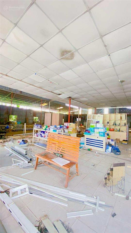 Cho thuê kho 850 m2 có điện 3 pha đường phạm hùng 18 triệu