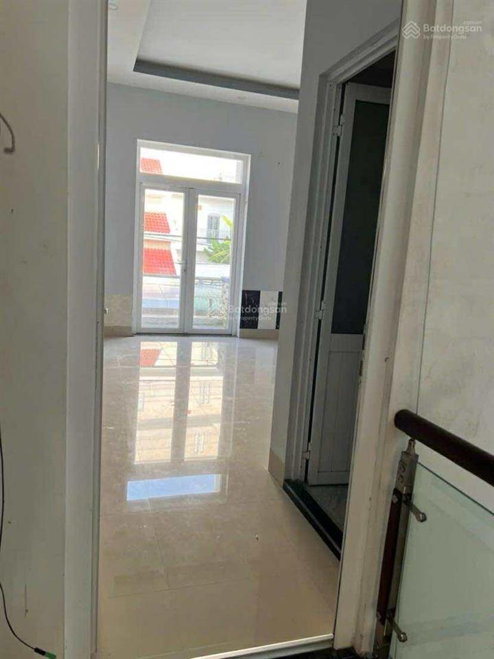 Cho thuê nhà 4 phòng ngủ khu diệu hiền 7 triệu