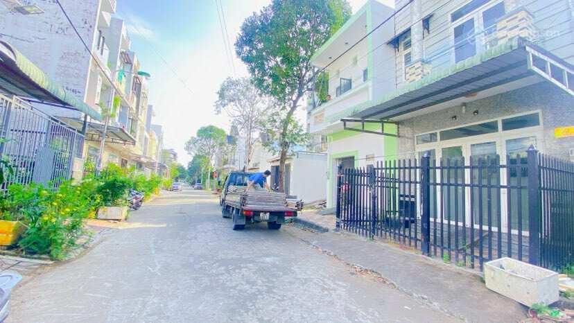 Cho thuê nhà 4 phòng ngủ khu diệu hiền 7 triệu