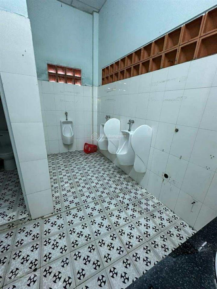 Cho thuê kho 1.300 m2 mặt tiền quốc lộ 61c có văn phòng 50 triệu