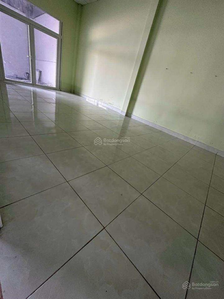 Cho thuê kho 1.300 m2 mặt tiền quốc lộ 61c có văn phòng 50 triệu