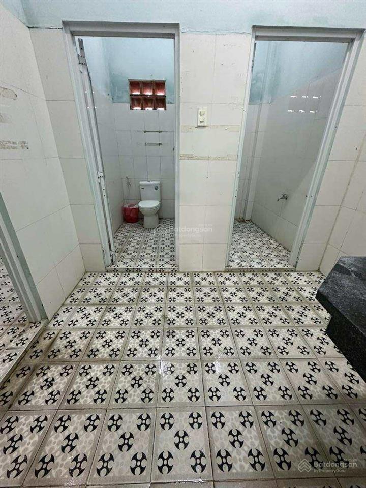 Cho thuê kho 1.300 m2 mặt tiền quốc lộ 61c có văn phòng 50 triệu