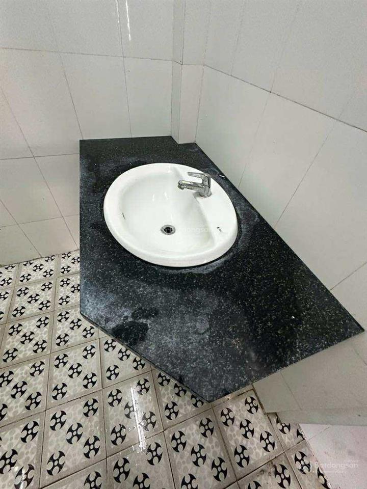 Cho thuê kho 1.300 m2 mặt tiền quốc lộ 61c có văn phòng 50 triệu