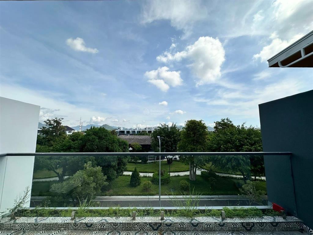 Bán nhà gói 8 mỹ gia the capella nha trang đường thông đối diện hồ bơi công viên giá tốt