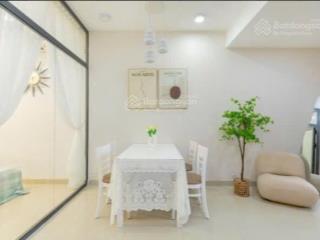 Cần cho thuê nhanh căn hộ 2 pn tầng cao view trực diện biển đầy đủ nội thất tại gold sea vào ở ngay