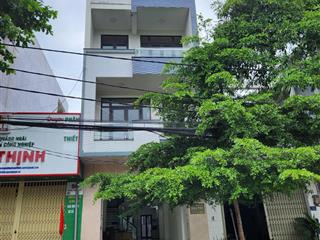 Chính chủ cho tòa nhà homestray tp quảng ngãi. dt 110 m2 phù hợp mô hình k.doanh dịch vụ lưu trú