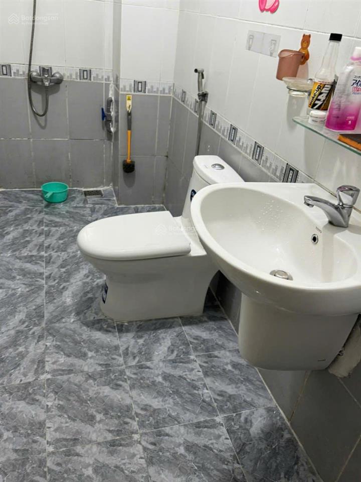 Cho thuê phòng đầy đủ tiện nghi 4,5tr/th. gần trường văn lang đặng thùy trâm