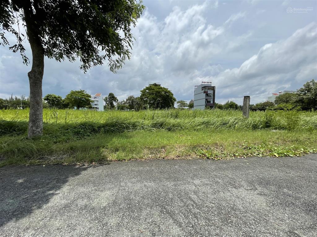 Bán gấp nền biệt thự phú xuânvph view rạch, nhà bè, 240m2, giá siêu hạt rẻ, 52tr/m2  0918 278 ***