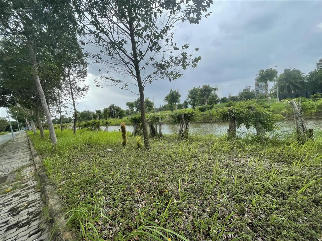 Bán gấp nền biệt thự phú xuânvph view rạch, nhà bè, 240m2, giá siêu hạt rẻ, 52tr/m2  0918 278 ***