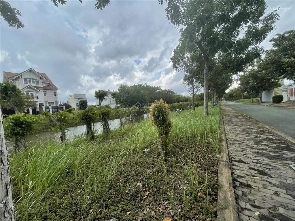 Bán gấp nền biệt thự phú xuânvph view rạch, nhà bè, 240m2, giá siêu hạt rẻ, 52tr/m2  0918 278 ***