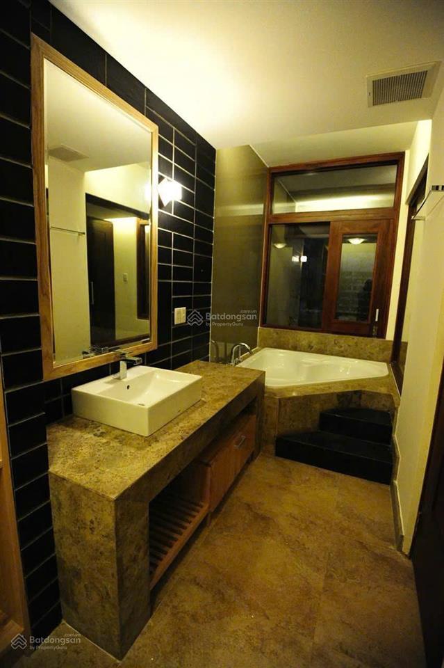 Bán biệt thự đoàn thị điểm, phú nhuận. dt 8x20, 5 tầng, nhà đẹp, 31 tỷ tl