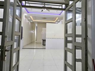 Tôi cần bán căn nhà cấp 4 (2pn, 2wc) có diện tích 5 x 20 nở hậu, công nhận đủ 101,7m
