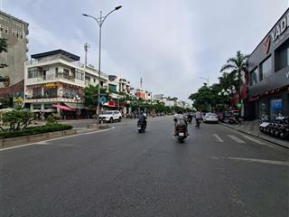 Bán lô đất mặt đường hồ sen, lê chân. dt 33m2  mt 5,54m  vị trí đẹp.  mr. đông 0986 351 ***