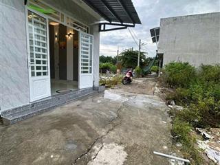 Bán nhà sổ hồng riêng hẻm ba nhơn dt 3,9x10 ( 40 m2 ) giá bán 1 tỷ 050 triệu.