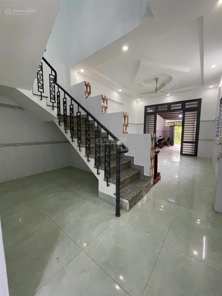 Bán nhà sổ hồng riêng 1 trệt 1 lầu 3pn 2 toilet diện tích 4x25m (100m2) phước lâm cần giuộc long an
