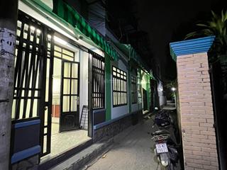 Bán nhà sổ hồng riêng khu dân cư quy đức dt 50 m2 giá bán 1 tỷ 900