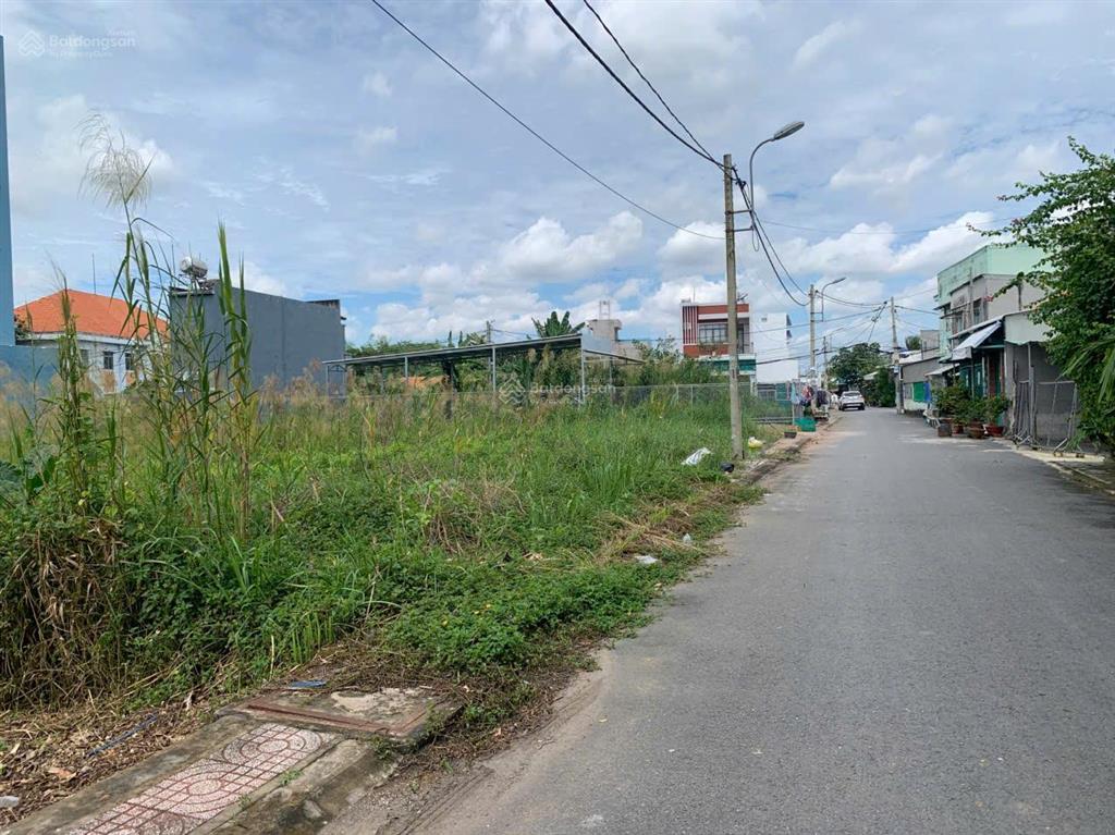 Bán đất nền sổ hồng riêng khu dân cư xã qui đức dt 5x22,92 m (114,6 m2) giá 2 tỷ 900