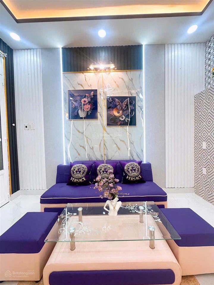 Bán nhà sổ hồng riêng 1 trệt 2 lầu 4 pn ,3 tollet hẻm thánh thất tân kim long an