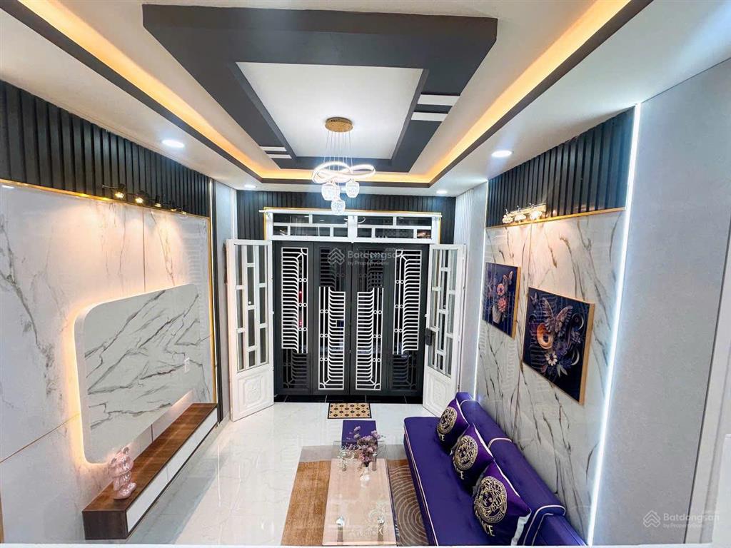 Bán nhà sổ hồng riêng 1 trệt 2 lầu 4 pn ,3 tollet hẻm thánh thất tân kim long an