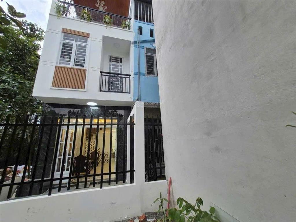 Bán nhà sổ hồng riêng 1 trệt 2 lầu 4pn 2 toilet xã tân kim cần giuộc long an