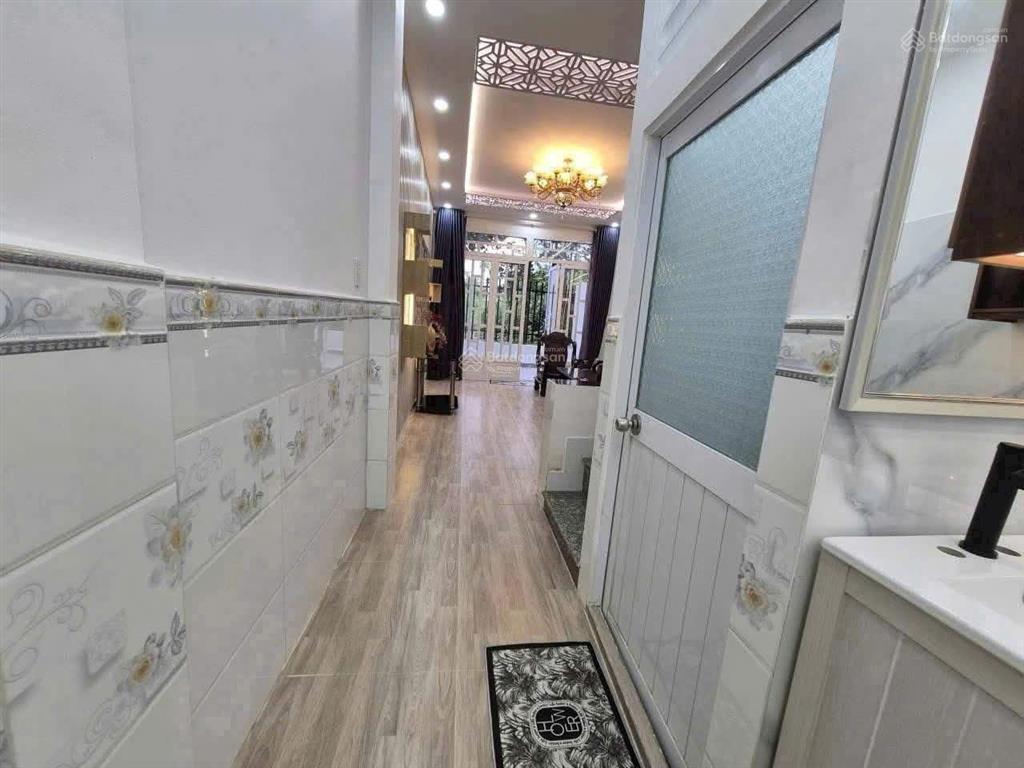 Bán nhà sổ hồng riêng 1 trệt 2 lầu 4pn 2 toilet xã tân kim cần giuộc long an