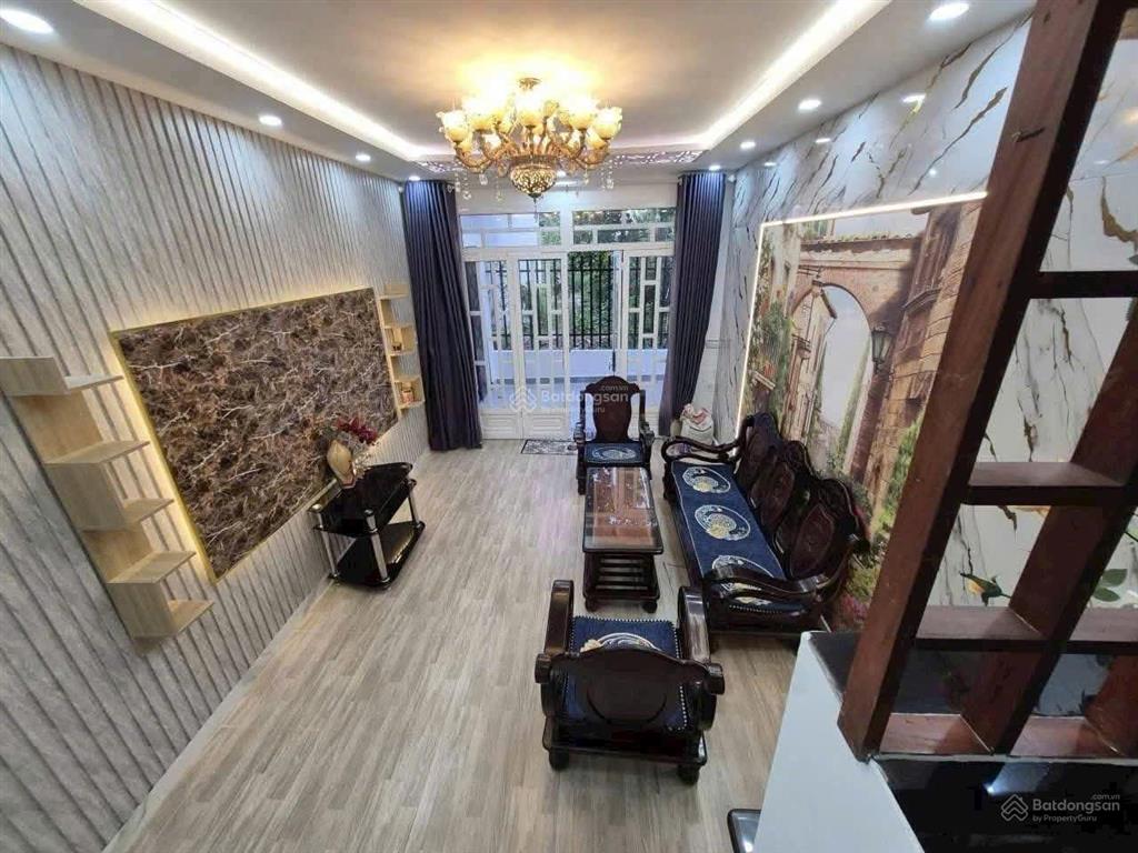 Bán nhà sổ hồng riêng 1 trệt 2 lầu 4pn 2 toilet xã tân kim cần giuộc long an