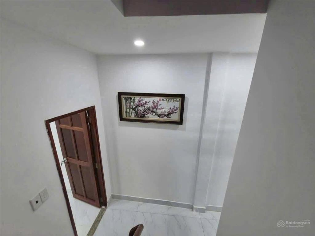 Bán nhà sổ hồng riêng 1 trệt 2 lầu 4pn 2 toilet xã tân kim cần giuộc long an