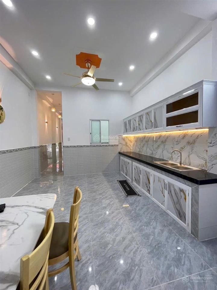 Bán nhà mới hoàng thiện sổ hồng riêng 1 trệt 1 lầu 3pn ,2toliet cách ngã ba tân kim 400 m