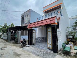 Bán nhà mới hoàng thiện sổ hồng riêng 1 trệt 1 lầu 3pn ,2toliet cách ngã ba tân kim 400 m