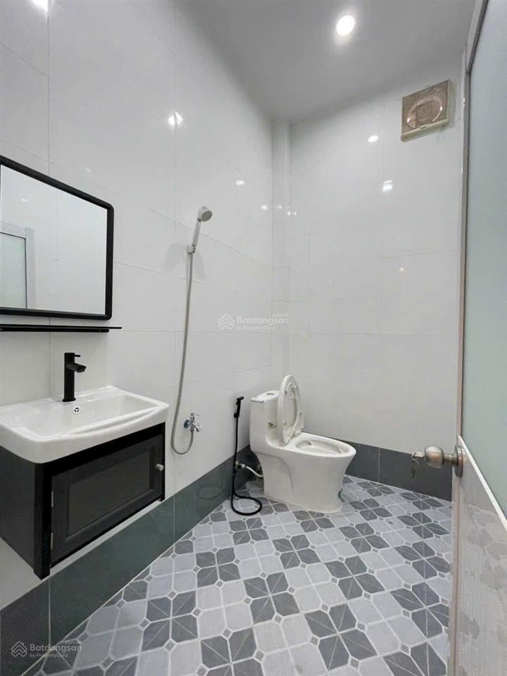 Bán nhà mới hoàng thiện sổ hồng riêng 1 trệt 1 lầu 3pn ,2toliet cách ngã ba tân kim 400 m