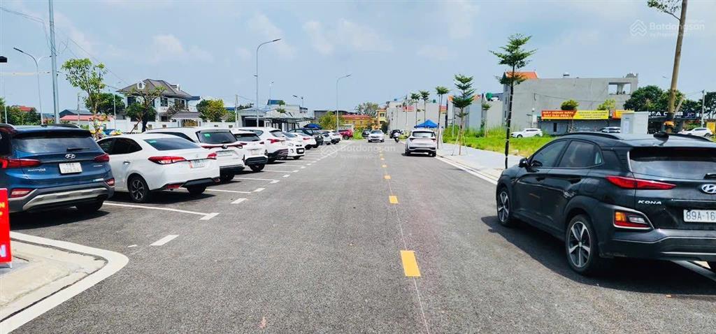 Siêu phẩm góc ngã tư đất đấu giá tân dân mới, đối diện công viên trung tâm, dt 113,5m2