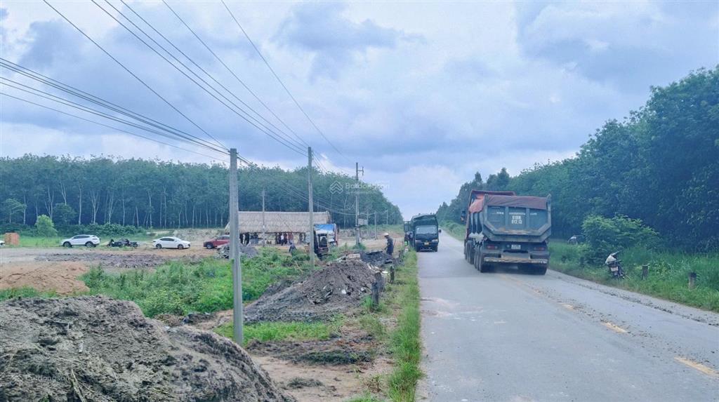 Đất mặt tiền đt 750 lộ giới 42m liền kề kcn cây trường