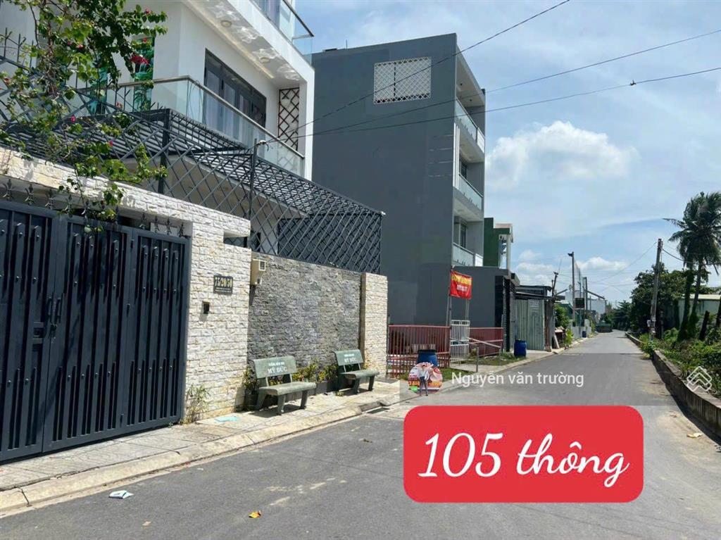 Bán đất hẻm 105 vườn lài đối diện ngân hàng sacombank 12.4mx27m