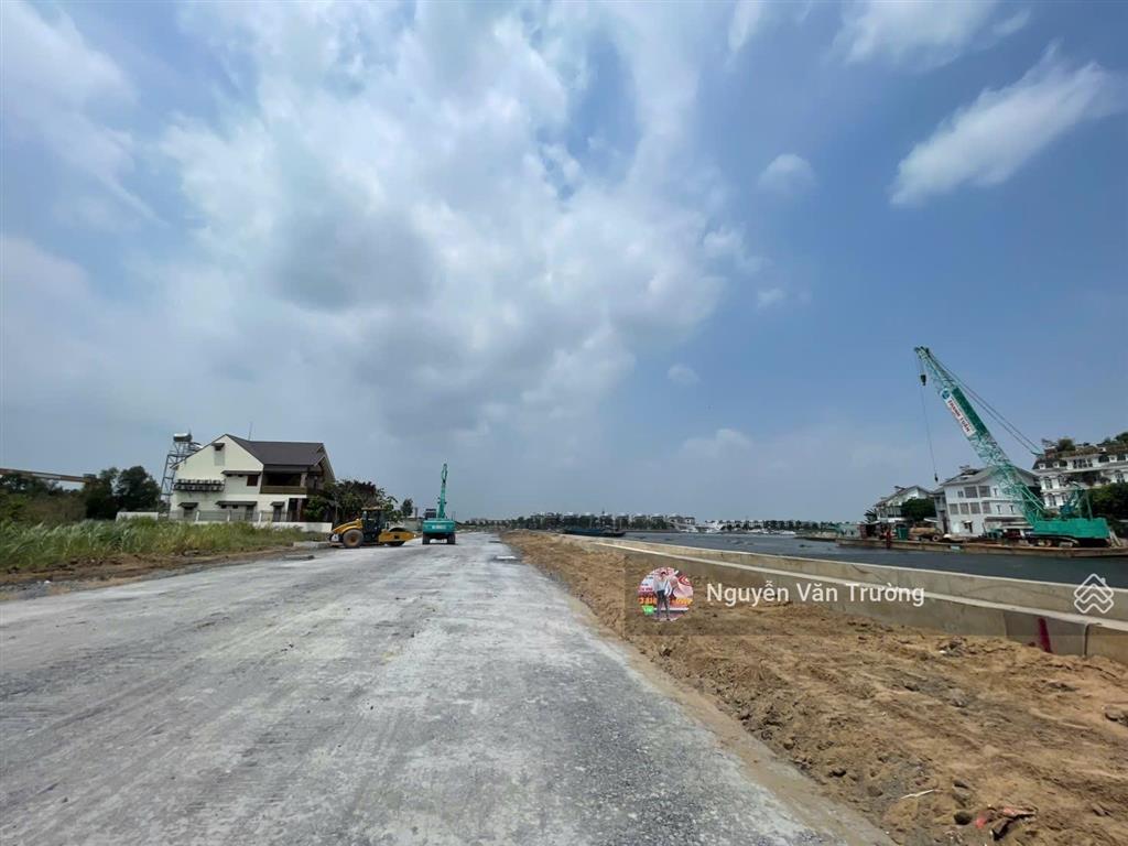 Bán đất vườn lài mặt tiền sông vàm thuật vào 1 sẹc