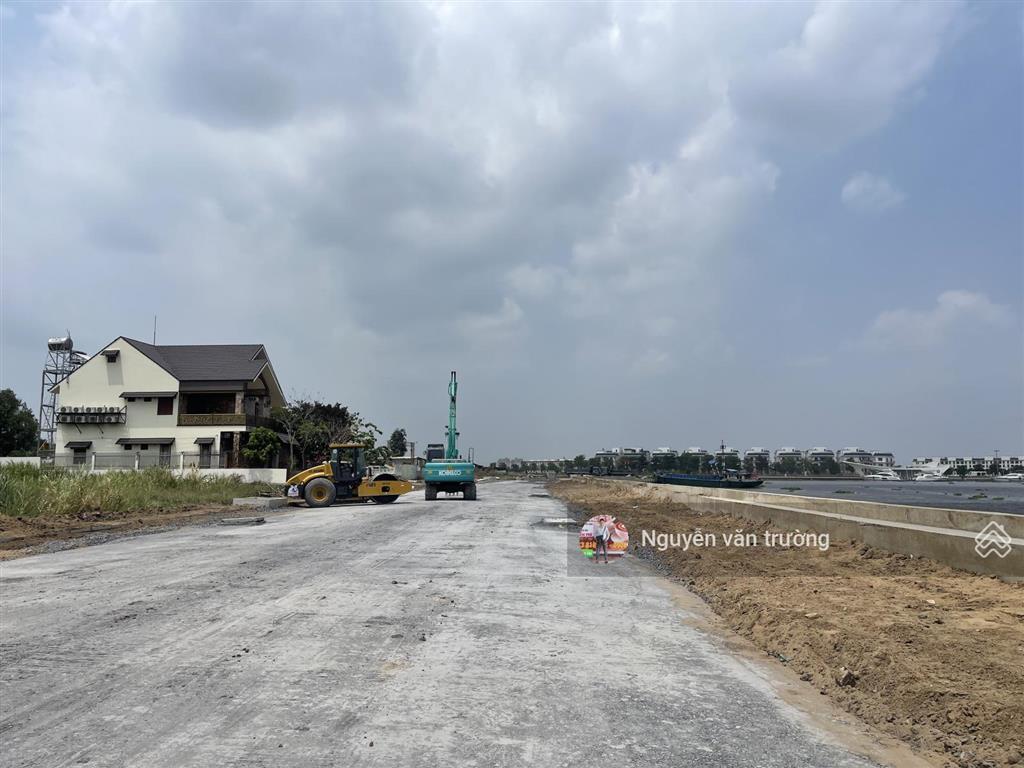 Bán đất 1 sẹc sông vàm thuật vườn lài giá tốt đầu tư, đang làm bờ kè
