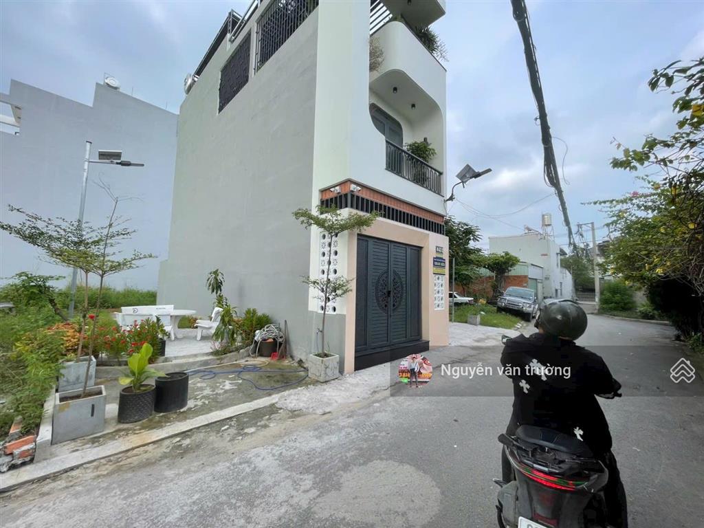 Bán đất mặt tiền hẻm 190 vườn lài gần cầu sắt.