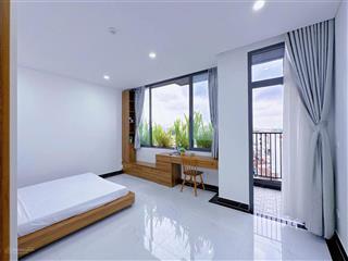 2 phòng ngủ, ban công, máy giặt riêng, gần ngã tư hàng xanh
