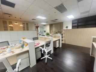 Cho thuê vp lô vp02 tầng 3 stellar garden 35 lê văn thiêm, 42tr, 100m2, full nội thất, chính chủ